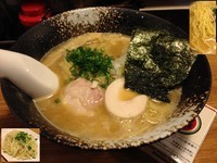 「濃厚鶏醤油ラーメン＋半替え玉」@麺匠ようすけ 鶏煮亭の写真