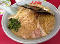 「ネギ醤油ラーメン大盛」@ラーメン山岡家 恵庭店の写真