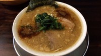 「らーめん（細麺）130g パンチ効かせて 700円」@ラーメン ヤスオの写真