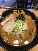 「ラーメン」@天然豚骨醤油 らーめん玉 超大吉 上野店の写真