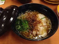 「スシローのラーメン『出汁入り鶏ガラ醤油味』280円(外税)」@スシロー 多摩境店の写真