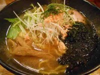 「鮭と焼海苔の中華そば」@北海道ラーメン るるも 長野駅前本店の写真