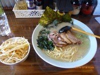 「チャーシューメン８３０円＋ネギ丼ミニ（期間限定サービス品）」@ニューラーメンショップ 桶川店の写真