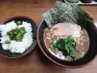 「ラーメン+無料ライス」@横浜家系らーめん 武道家 吉祥寺店の写真