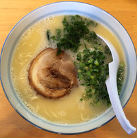 「鶏白湯（麺カタメ）660円」@麺場 鶏源 TORIGEN 黄金町店の写真