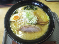 「とんこつらーめん700円(こってり)」@MAKIBAの写真