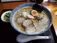 「濃厚中華そば 中盛り」@つけ麺 中華そば 佐とうの写真