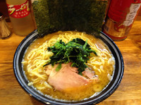 「ラーメン（大盛り）880円」@横横家の写真