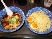 「肉ワンタンつけ麺620円＋麺中盛50円＋味玉90円」@肉厚わんたん麺と手作り焼売 ら麺亭 浅草支店の写真