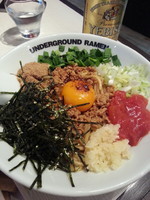 「【限定】まぜそば（Ｌ）〆ライス付き￥830＋ビール￥610」@UNDER GROUND RAMEN REMIXの写真