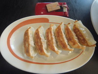 「ギョーザ216円(無料券で無料)&味噌ラーメン421円」@幸楽苑 松戸古ヶ崎店の写真