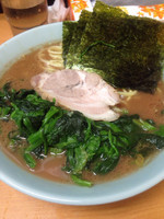 「ラーメン+大盛り+ほうれん草+ライス」@横浜らーめん 武蔵家 綾瀬店の写真