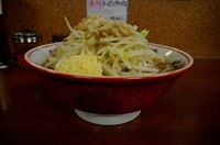 「ラーメン(ニンニク・アブラ)680円」@らーめん おうか 松戸松飛台店の写真