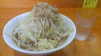 「ラーメン（麺200g） 750円（にんにく少し・あぶら）」@ラーメン角次の写真