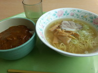 「塩ラーメン＋ミニカレー６２０円」@千代田区役所本庁舎 食堂の写真