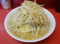 「ラーメン（700円）ヤサイニンニク」@ラーメン二郎 ひばりヶ丘駅前店の写真