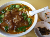 「手打ち牛筋麺」@華都飯店の写真