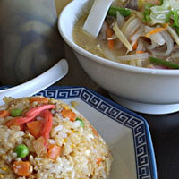 「チャンポン380円+チャーハン330円」@食事処 禅の写真