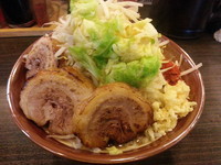 「モスラ（ヤサイ、ニンニク、辛味マシ）＋ブタマシ」@らーめん 福たけ 桜木本店の写真