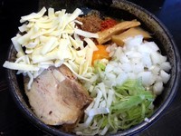 「カレーまぜそば（大盛）＋とろけるチーズ＋ビール」@狼煙 〜NOROSHI〜の写真