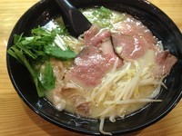 「鶏白湯チャーギュー麺（数量限定）」@ラーメン 道玄の写真