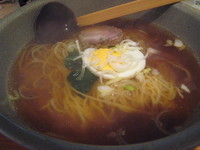 「らーめん半チャーハン ８００円」@らーめんの店ぺぺ 芝2丁目店の写真