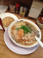 「肉醤油ラーメン」@肉醤油ラーメン 大阪ふくちぁん肉太郎 梅田2ビル店の写真