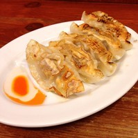 「焼きギョーザ（￥300）」@麺や 猿の写真