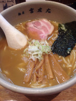 「らーめん」@麺屋吉左右の写真