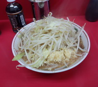 「小ラーメン（690円）麺少なめ ﾆﾝﾆｸ」@ラーメン二郎 仙台店の写真