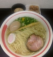 「アゴ塩ラーメン【アゴ25％増量】+味玉+ミニ揚チキン」@自家製麺SHINの写真