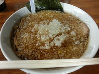 「薬味(玉ねぎ)ラーメン700円」@元祖敏々亭 びんびんの写真