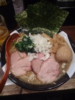 「特製煮干しラーメン」@すごい煮干ラーメン凪 大久保北口店の写真