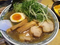 「期間限定 熟成醤油極厚チャーシュー麺 950円」@初代丸源ラーメン 上田店の写真