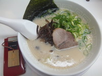 「ラーメン麺硬め500円(替玉1玉無料)」@博多天神 渋谷南口店の写真