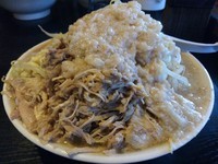 「ラーメン　ブタ増し　※野菜：大、ニンニク：普通、脂：大」@麺とび六方の写真