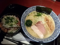 「（塩）芳醇香味そば（中盛サービス）750円他」@麺屋 一燈 ラゾーナ川崎店の写真