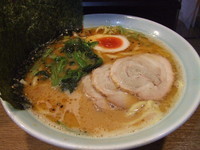 「赤味噌チャーシューめん　９９０円」@いっぱち家の写真