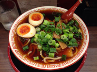 「中華そば小盛＋味玉 530＋100円」@麺屋7.5Hz 新橋店の写真