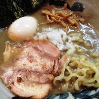 「【限定】手もみ煮干白湯」@特級鶏蕎麦 龍介の写真