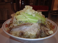 「インスパイア(850円)(硬め、野菜ニンニク脂多め)鮭ご飯」@らーめんもりかわの写真