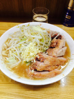 「小豚 @750」@ラーメン二郎 赤羽店の写真