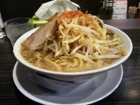 「豚骨にぼ次朗（ヤサイ）」@にぼ次朗 新大阪店の写真