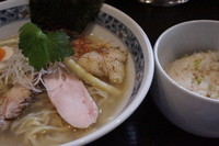 「鯛と伊勢海老の特製豊穣塩らあめん（太麺）＋鯛めし・１日限定」@麺処 夏海の写真