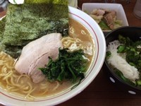 「ラーメン中+キャベチャー+ランチサービス中ご飯」@横浜らーめん 初代 常翔家の写真