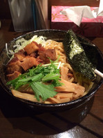 「しょうが焼豚油そば」@焦がしにんにくつけ麺 大外一気の写真