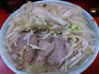 「小豚ラーメン アブラ ニンニク少し」@ラーメン二郎 中山駅前店の写真