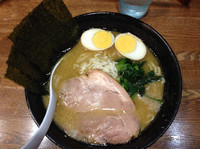 「ラーメン(トッピング玉子)」@とんこつ麺 砂田の写真