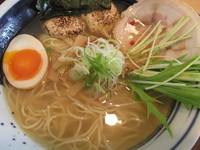 「琥珀そば（細麵）　「770円」」@自家製麺 琥珀の写真