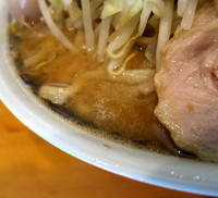 「大ラーメン（材料ぶっ込みド乳化型） 700円 + 味玉」@豚星。の写真